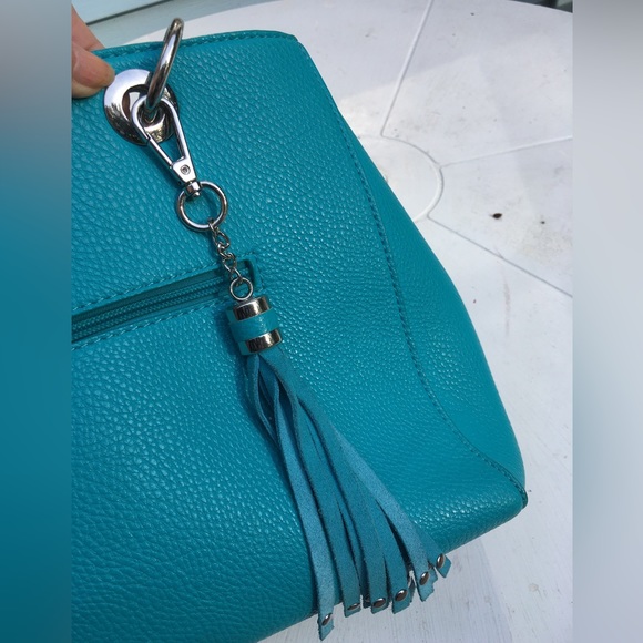 Turquoise faux leather handbag/shoulder bag-convertible w/dangle tassel. Classy! - Picture 4 of 9
